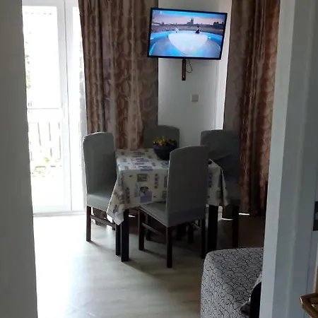 Mladen Apartman Za Obitelj Apartment *