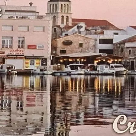 Mladen Apartman Za Obitelj Apartment *
