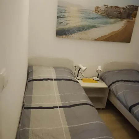 Mladen Apartman Za Obitelj * Vodice