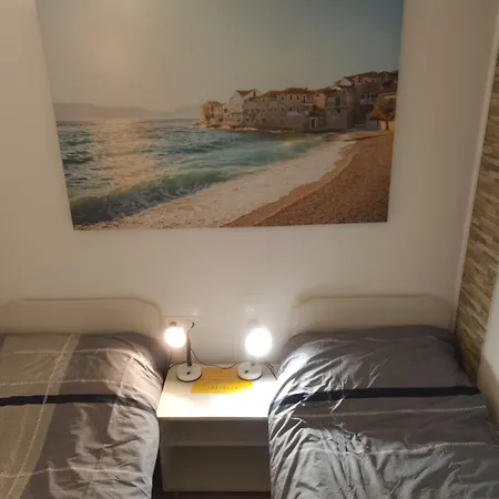 Mladen Apartman Za Obitelj * Vodice