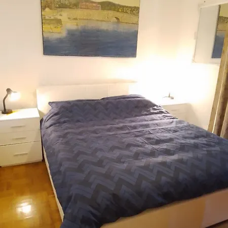 Mladen Apartman Za Obitelj * Vodice